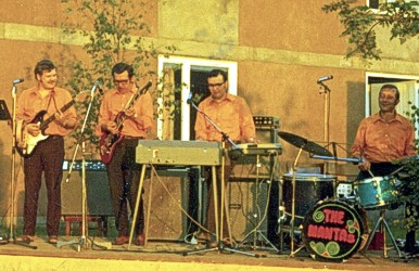 The Mantas - US Club Band